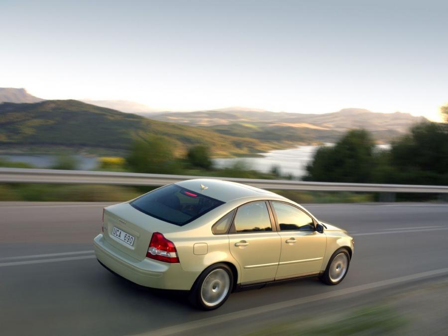  Volvo S40 2011 года  (фото 4 из 10)